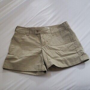 GAP Cuffed Short Favorite Khaki Size 8